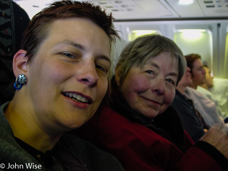 Caroline Wise and Jutta Engelhardt flying back to Phoenix, Arizona