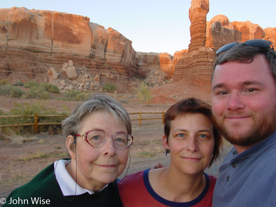 Jutta Engelhardt, Caroline Wise and John Wise in Bluff, Utah