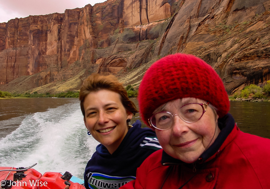 Caroline Wise and Jutta Engelhardt on the Colorado River between Lake Powell and Lee's Ferry at the Grand Canyon in Arizona
