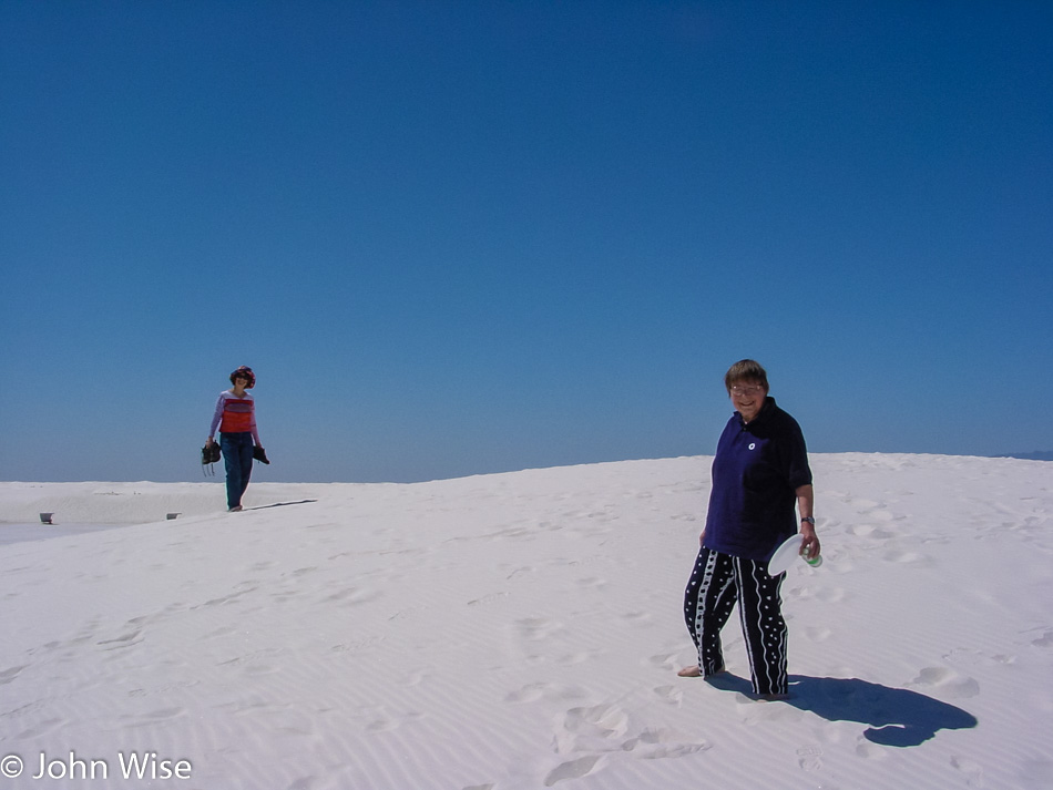 Caroline Wise and Jutta Engelhardt at White Sands National Monument in Alamogordo, New Mexico