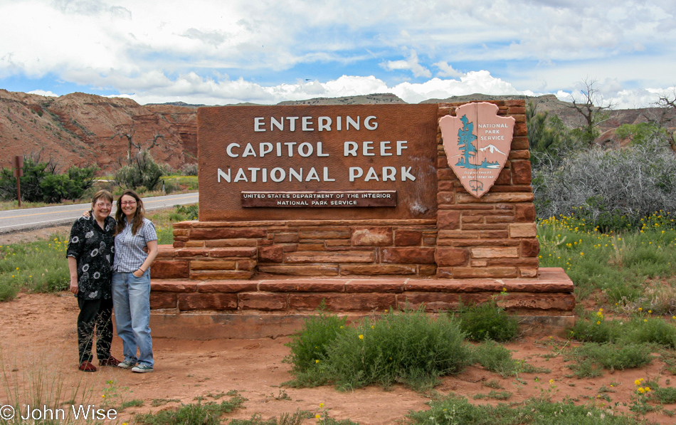 Jutta Engelhardt and Caroline Wise at Capitol Reef National Park in Utah