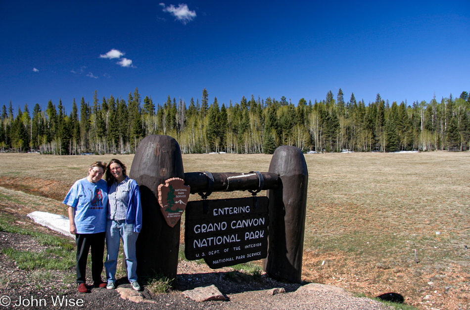 Jutta Engelhardt and Caroline Wise at the North Rim of the Grand Canyon National Park in Arizona