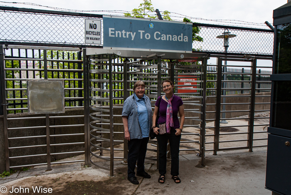 Jutta Engelhardt and Caroline Wise at Niagara Falls