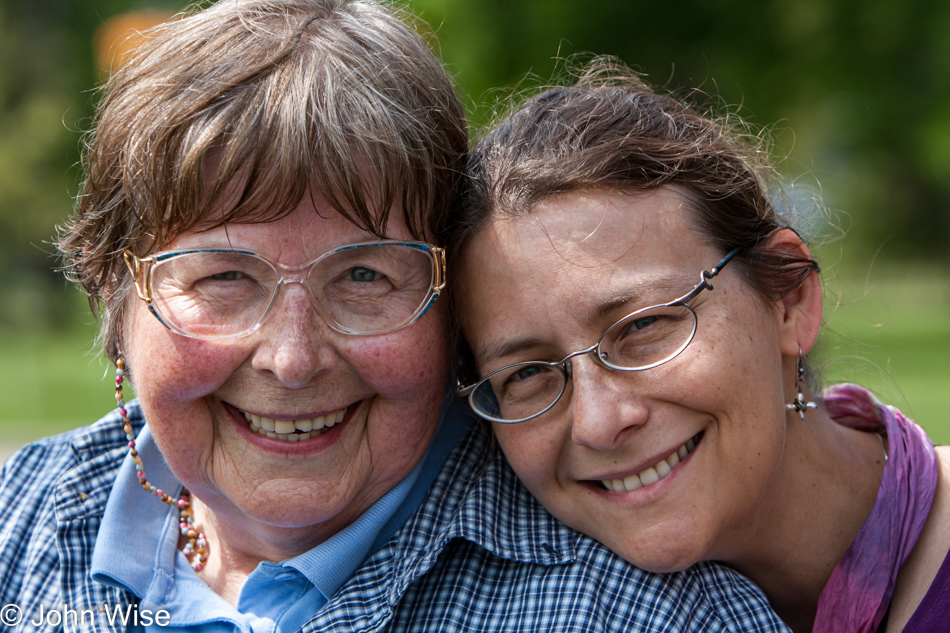 Jutta Engelhardt and Caroline Wise at Niagara Falls