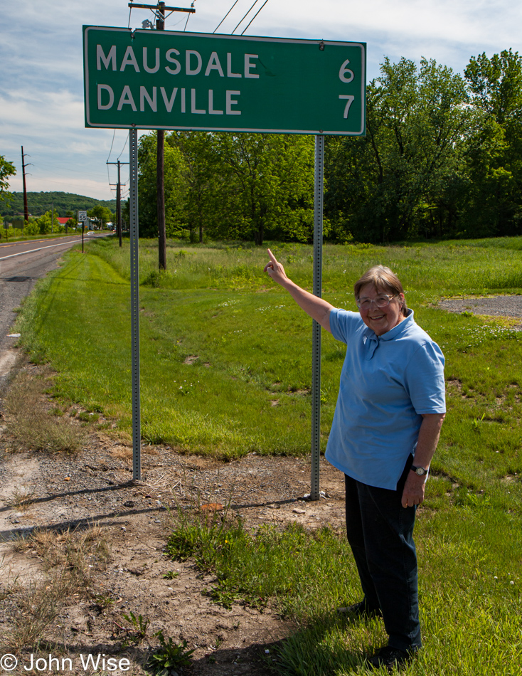 Jutta Engelhardt pointing out Mausdale, Pennsylvania