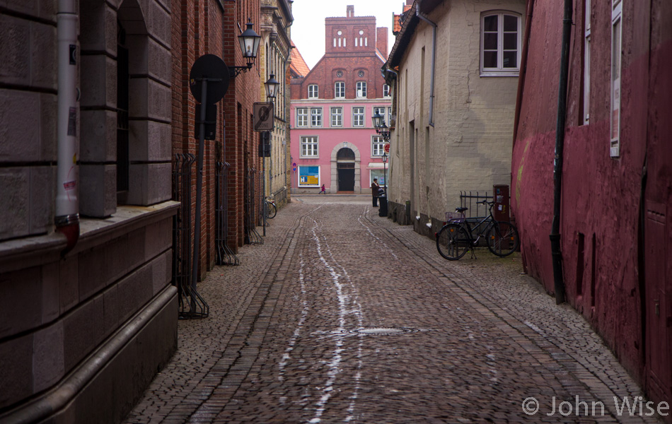 A narrow passage through downtown Lüneburg in Germany