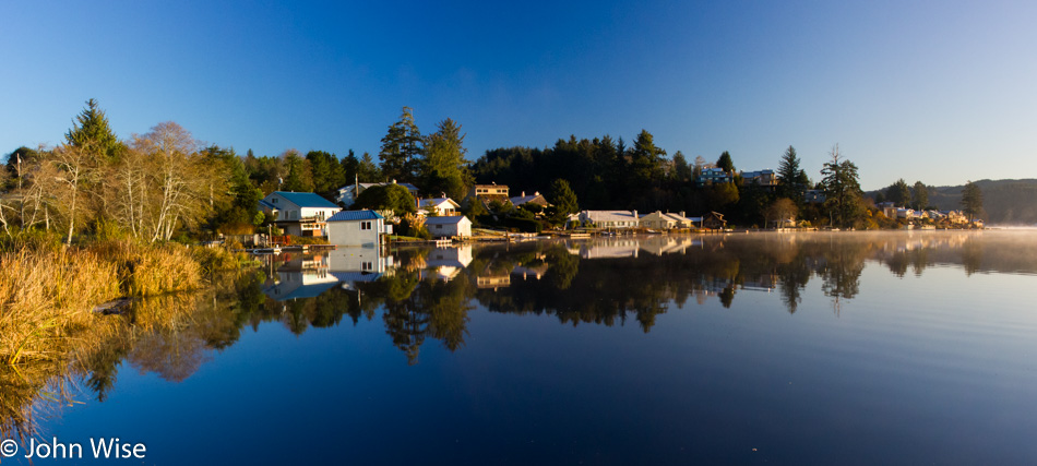 Homes along the shore of Devils Lake in Lincoln City, Oregon