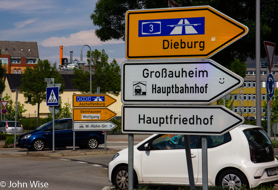 Walking back to the Hanau Hauptbahnhof