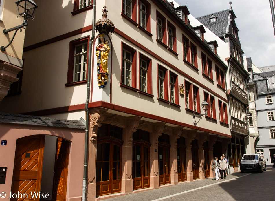 New construction near Frankfurt City Hall