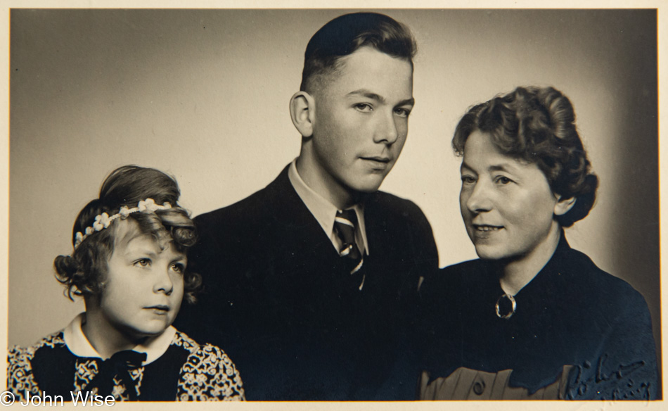 Jutta, Friedhelm, and Helene "Lenchen" in 1941