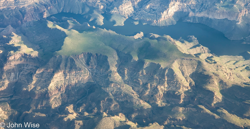 Flying over America to Chicago, Illinois