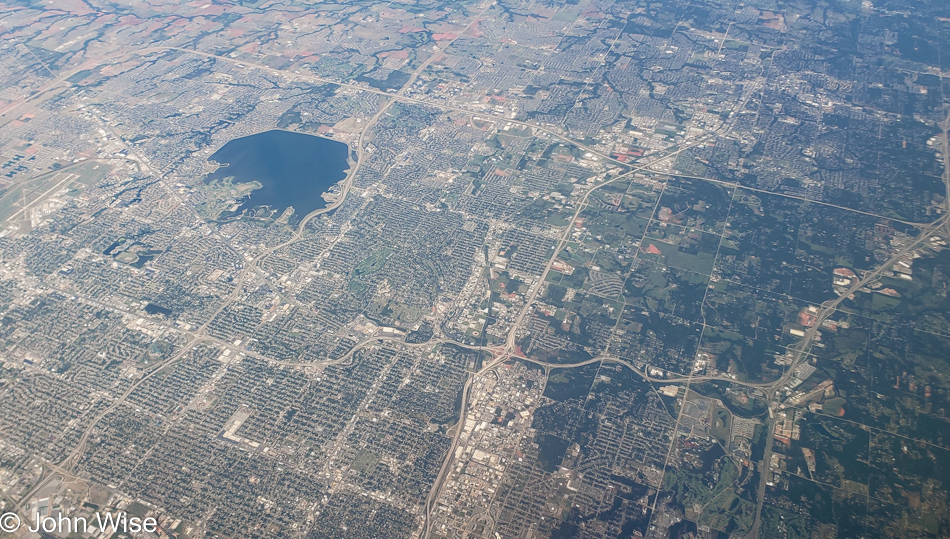 Flying over America to Chicago, Illinois