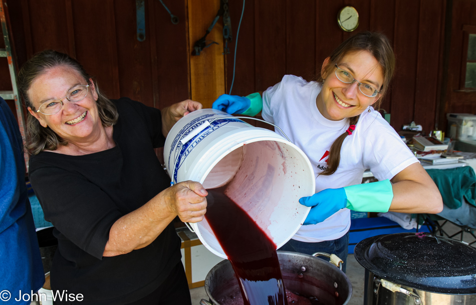 Caroline Wise and Sandy attending a dyeing workshop in Blue, Arizona