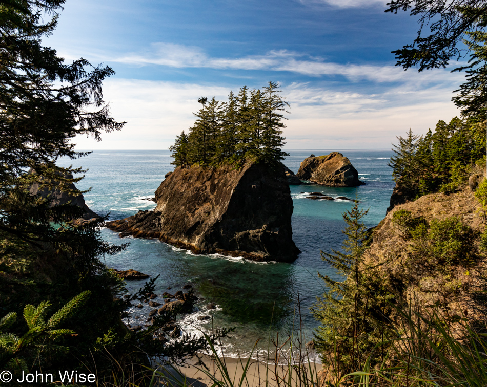 Arch Rock to Secret Beach Trail in Brookings, Oregon