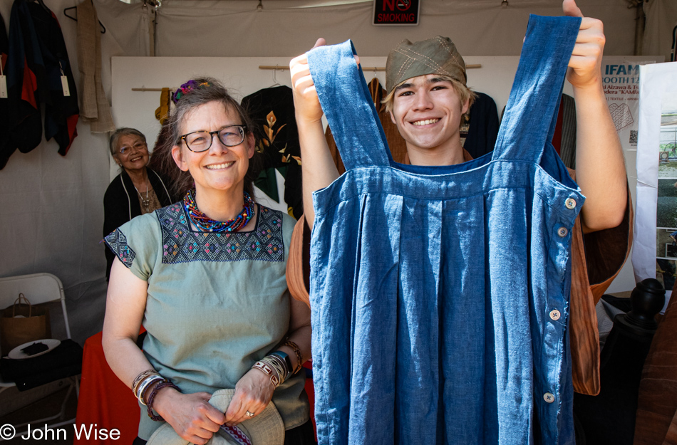 Caroline Wise with Maki Aizawa & Tsuyo Onodera at the International Folk Art Market in Santa Fe, New Mexico