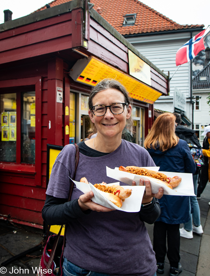 Caroline Wise with hotdogs at 3-Kroneren in Bergen, Norway